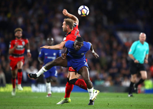 另有两人受 另有两人受